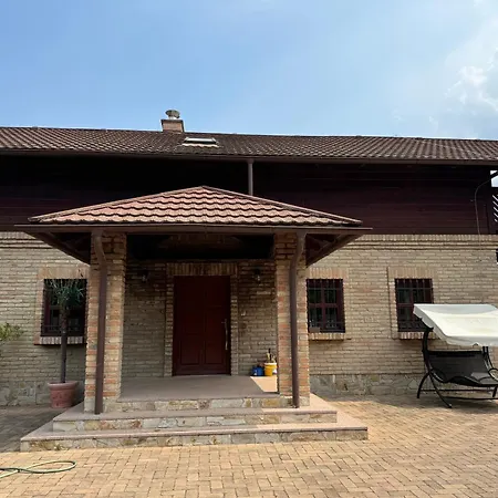Julies * Štúrovo